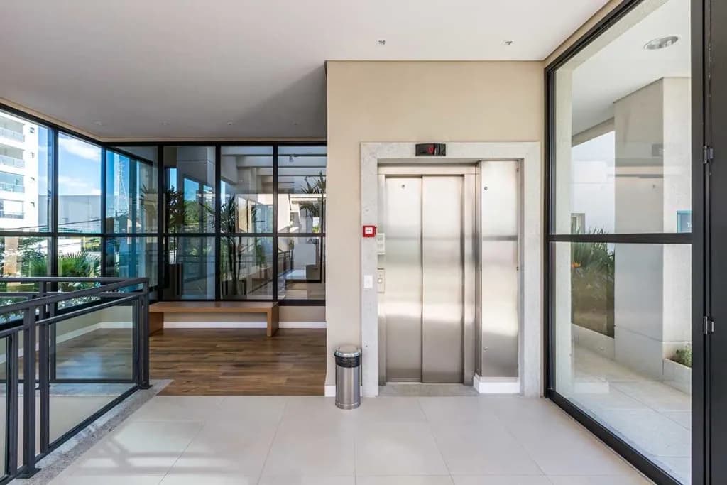 Perspectiva ilustrada do acesso ao elevador