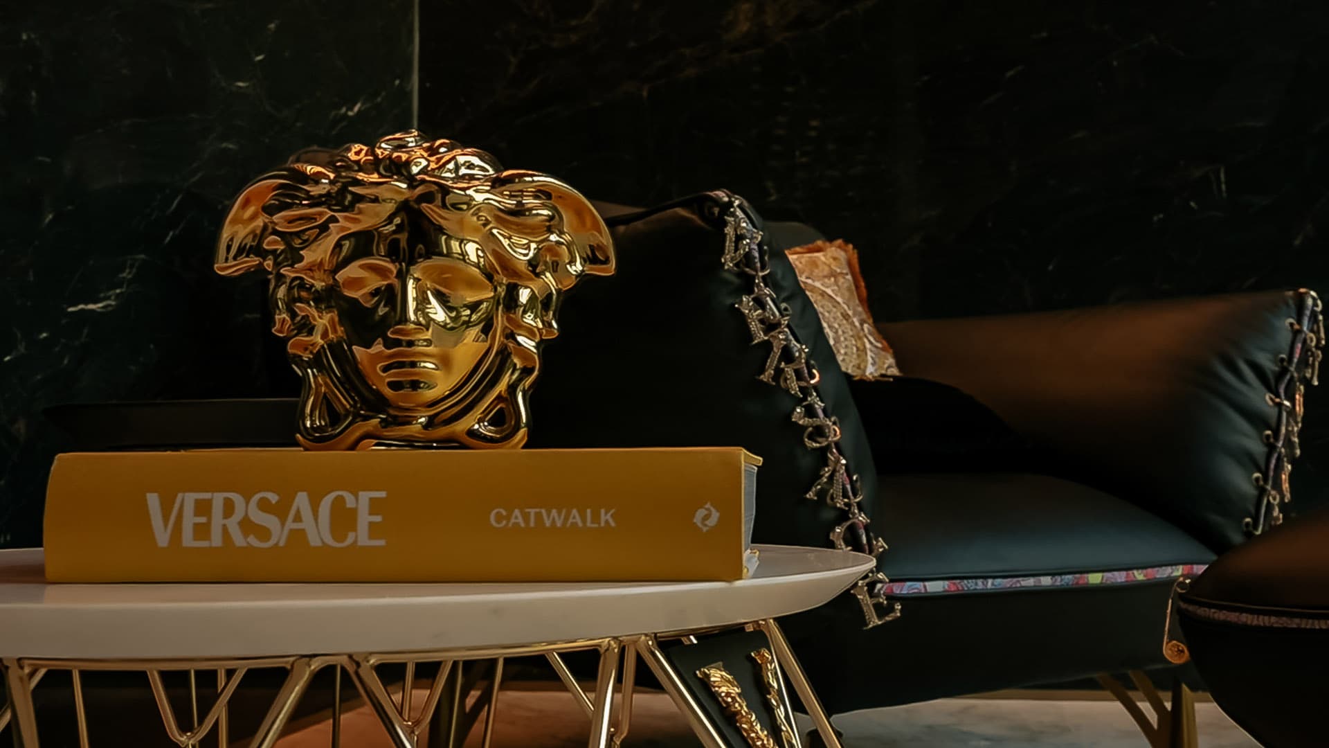 Foto do detalhe do hall de entrada