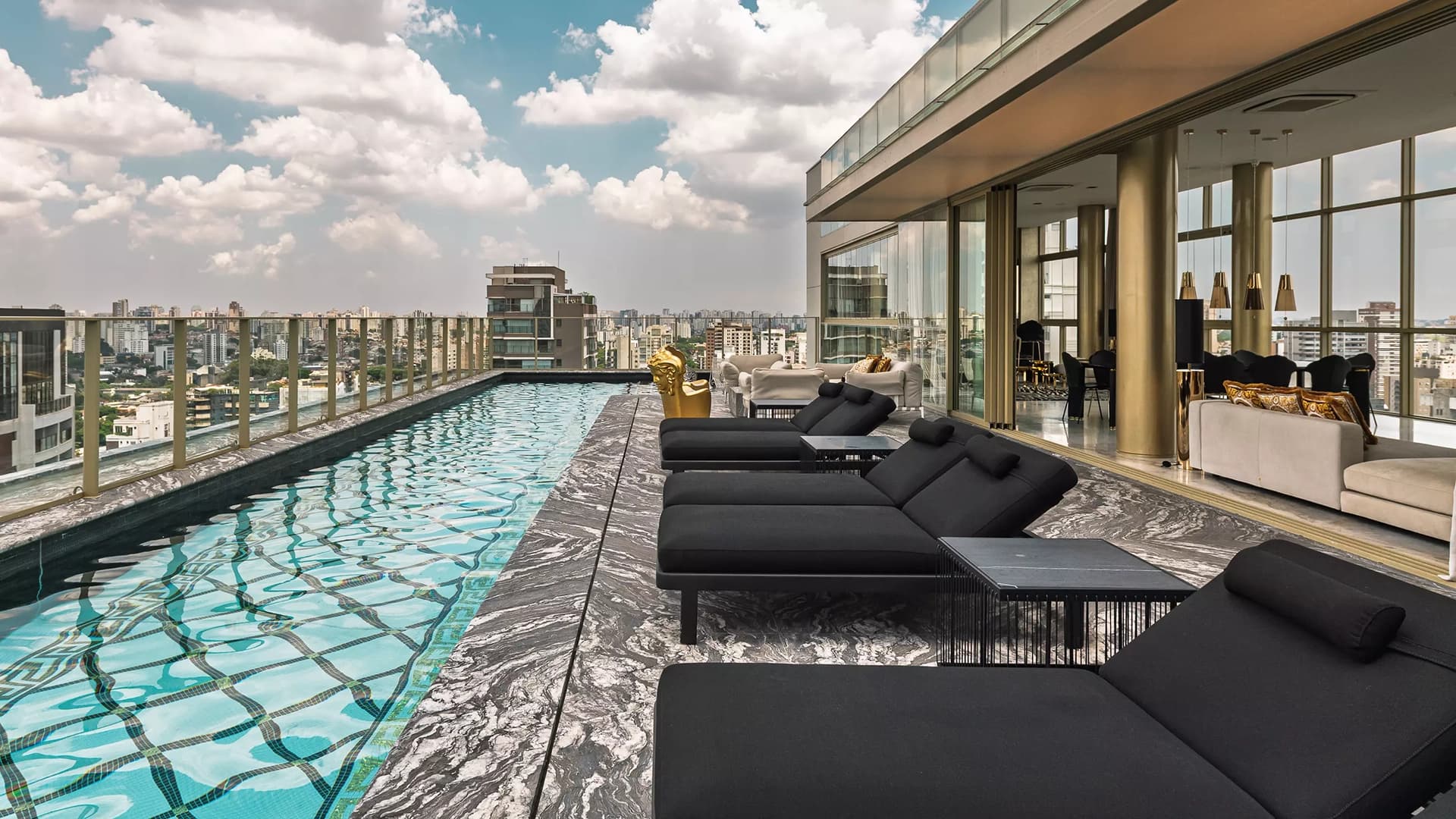 Foto do Lounge da Piscina do Rooftop